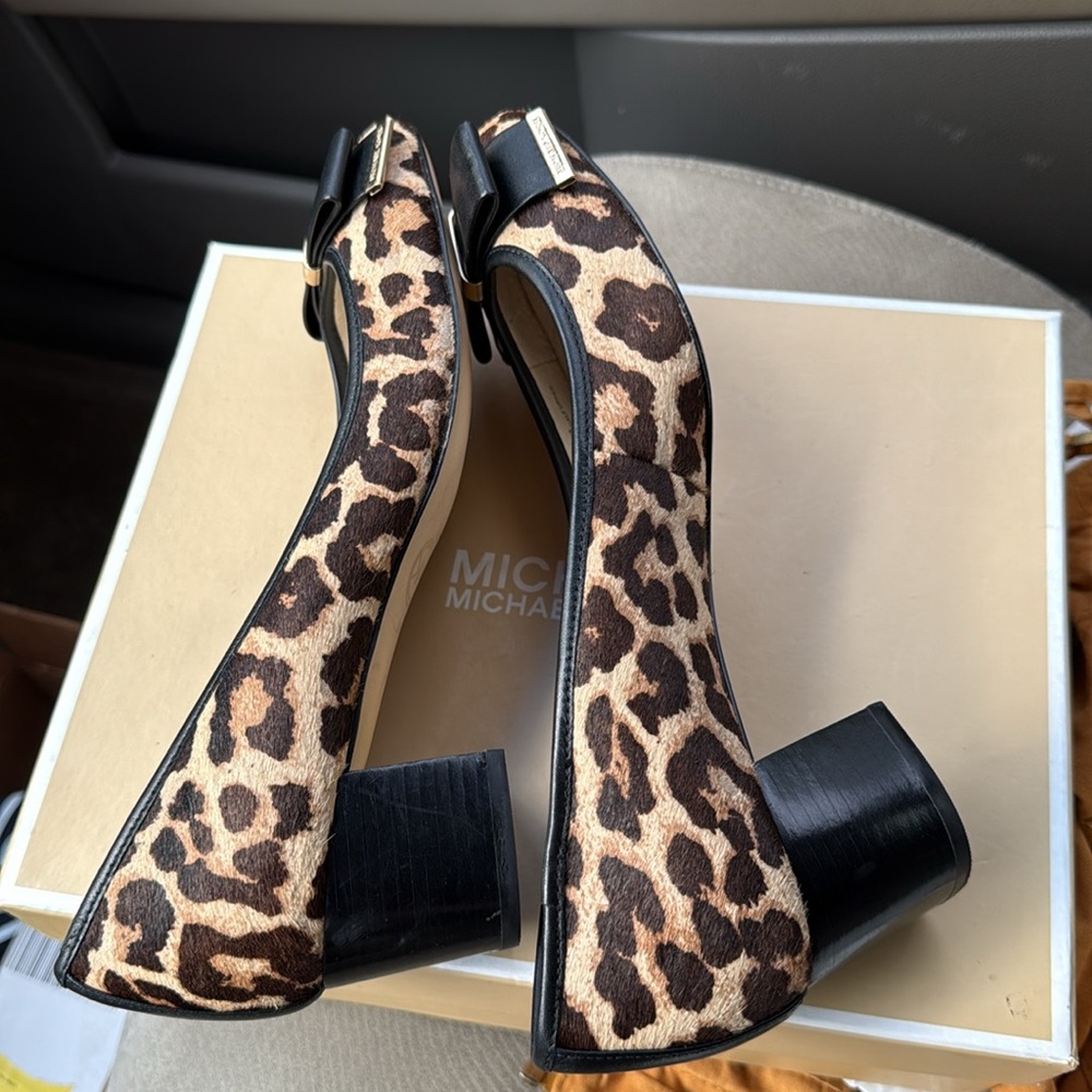 Michael Kors Kiera Mid Pump Leopard Haircalf Pumps - Picture 9 of 15